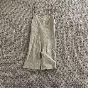 Aritzia Wilfred bodysuit